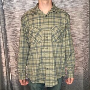 CABELA’s LARGE TAN & BLUE BUTTONUP LONG SLEEVE